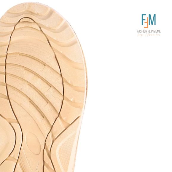 Unisex Soft Wood Grain Look Luxe Thong Flip Flop Slippers - Picture 4 of 6